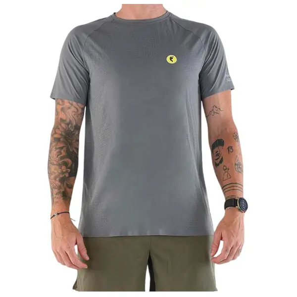 PN-608-04-CAMISETA-TECNICA-GRIS-2026-2-2.webp