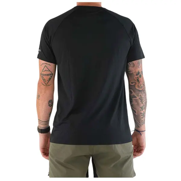 PN-608-01-CAMISETA-TECNICA-NEGRO-2026-2-3.webp